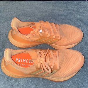 Worn once… shoes are like new. I’m a size 7.0 but these are 5.5 mens size